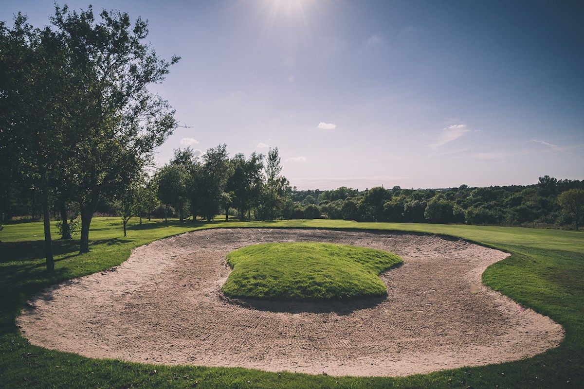 ⛳ Real Time reservations of Golf Green Fees for Oldham Golf Club Tee