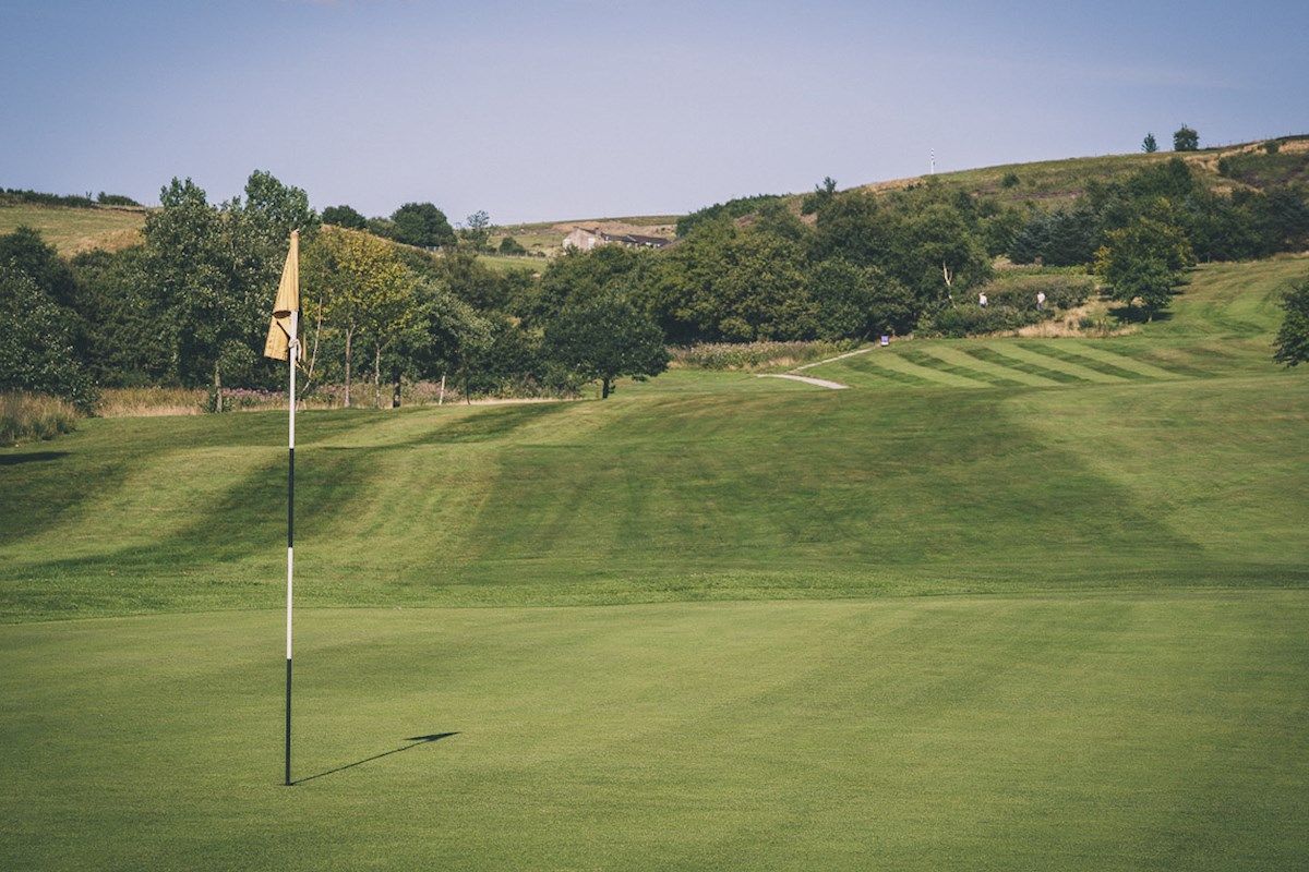 ⛳ Real Time reservations of Golf Green Fees for Oldham Golf Club Tee